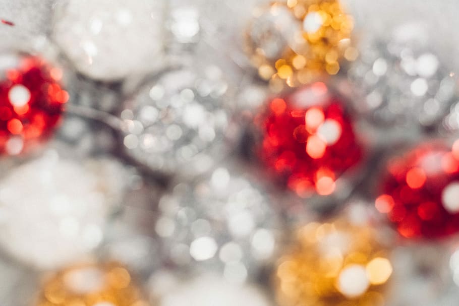 closeup photo of red and white ornaments, lights, bauble, gold HD wallpaper