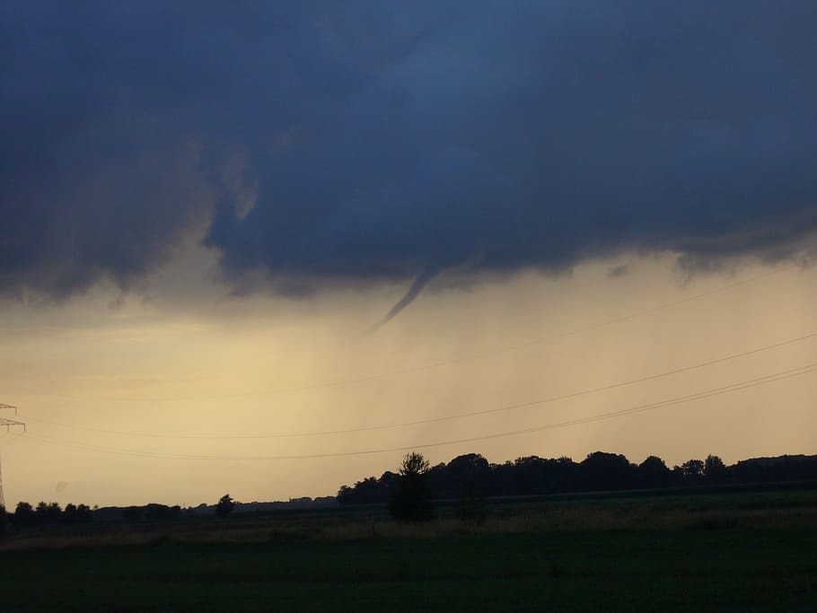 tornado forming, thunderstorm, weather, clouds, threatening HD wallpaper