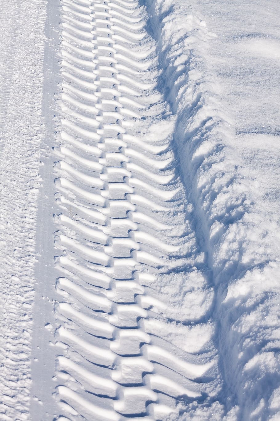 trace, snow, white, sunny, tire track, tractor, winter, pattern HD wallpaper