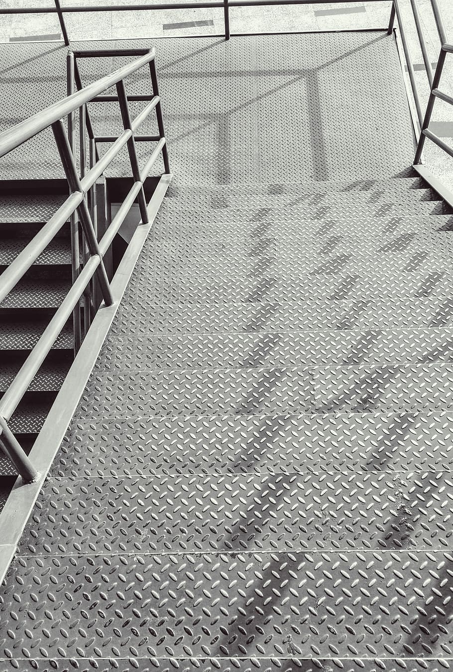 stairs, construction, steps, pattern, architecture, design, downstairs HD wallpaper