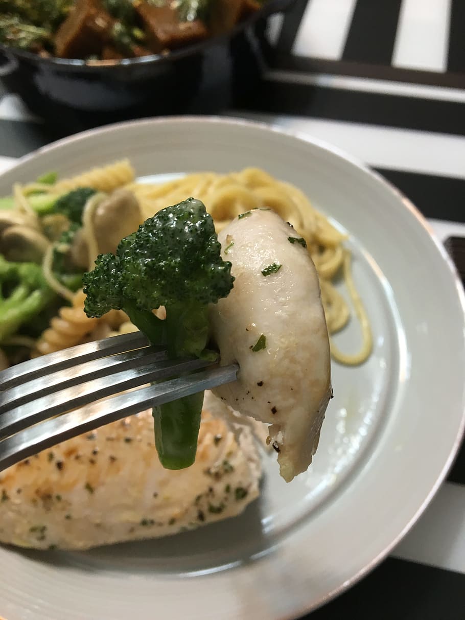 broccoli, food, dinner, chicken, pasta, delicious, food photography HD wallpaper