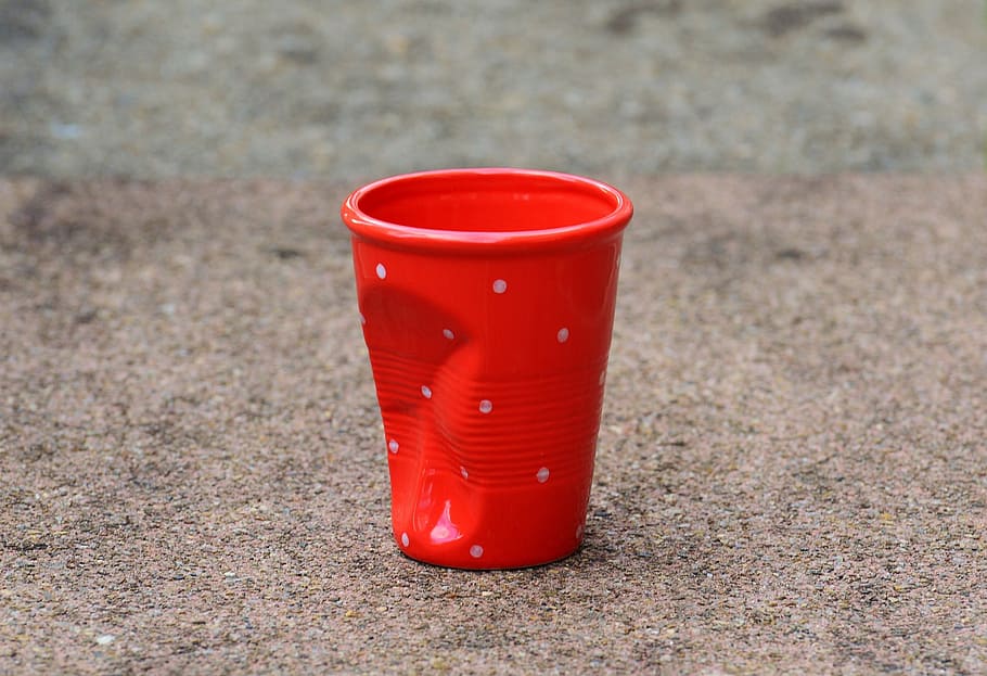 coffee mugs, crumpled, ceramic, funny, red, drink, points, no people HD wallpaper