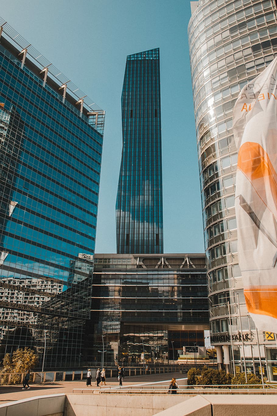 Vienna Skyscrapers, high-rise building during daytime, glass HD wallpaper