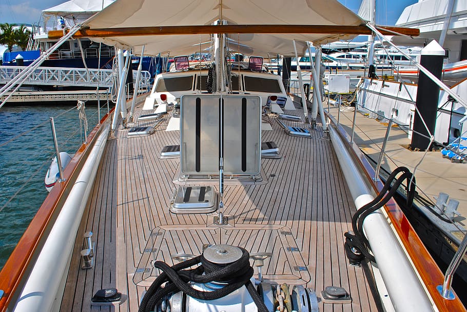 sailboat, boat deck, foredeck, teak deck, hatches, yacht, summer HD wallpaper