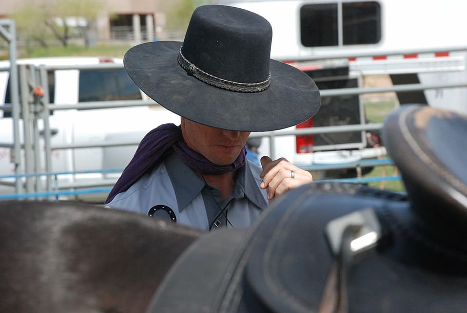 man standing near horse during daytime, cowboy, hat, western HD wallpaper