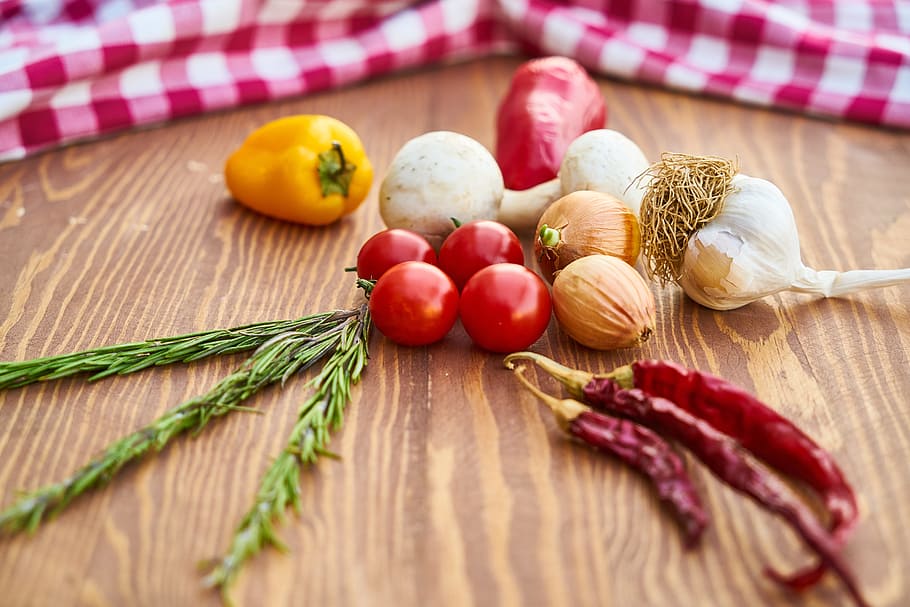 red pepper, tomato, food, garlic, onion, health, vegetable, HD wallpaper