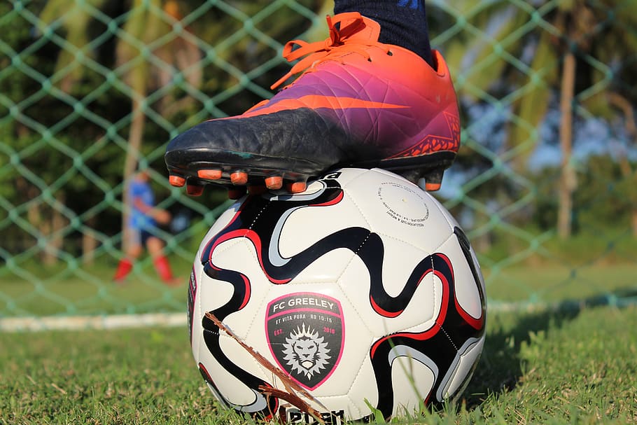 custom, soccer, ball, cleat, grass, focus on foreground, day HD wallpaper