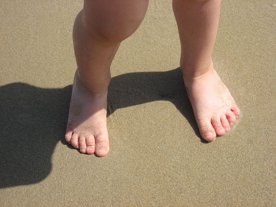 child, beach, fingers, human body part, barefoot, human leg HD wallpaper