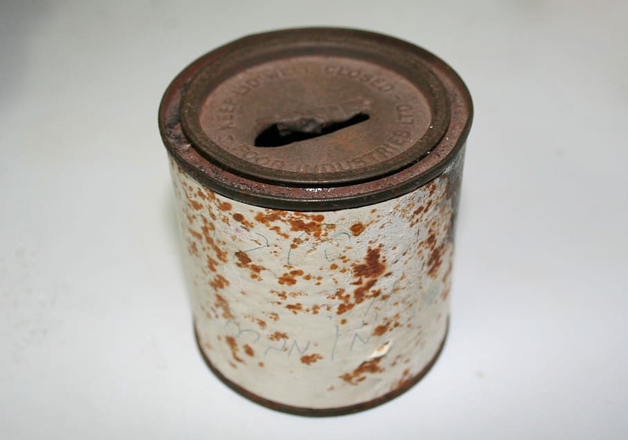 Money Box, Tin, Poor, Poverty, rusty, broken, old, cash, savings HD wallpaper