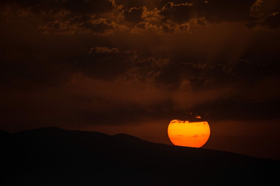 mountain with clouds during sunset view, blood moon, sunrise HD wallpaper