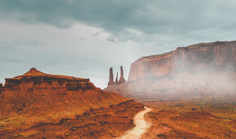 Monument Valley, landscape photography of plateau, mountain, desert HD wallpaper