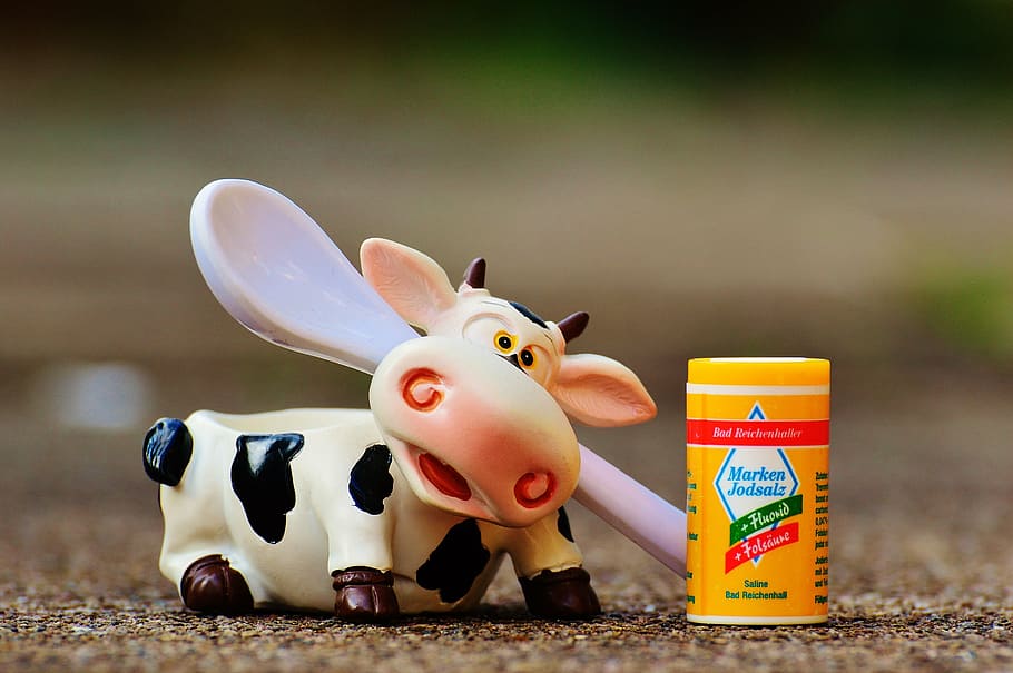 egg cups, cow, spoon, funny, salt, cute, pig, animal representation HD wallpaper