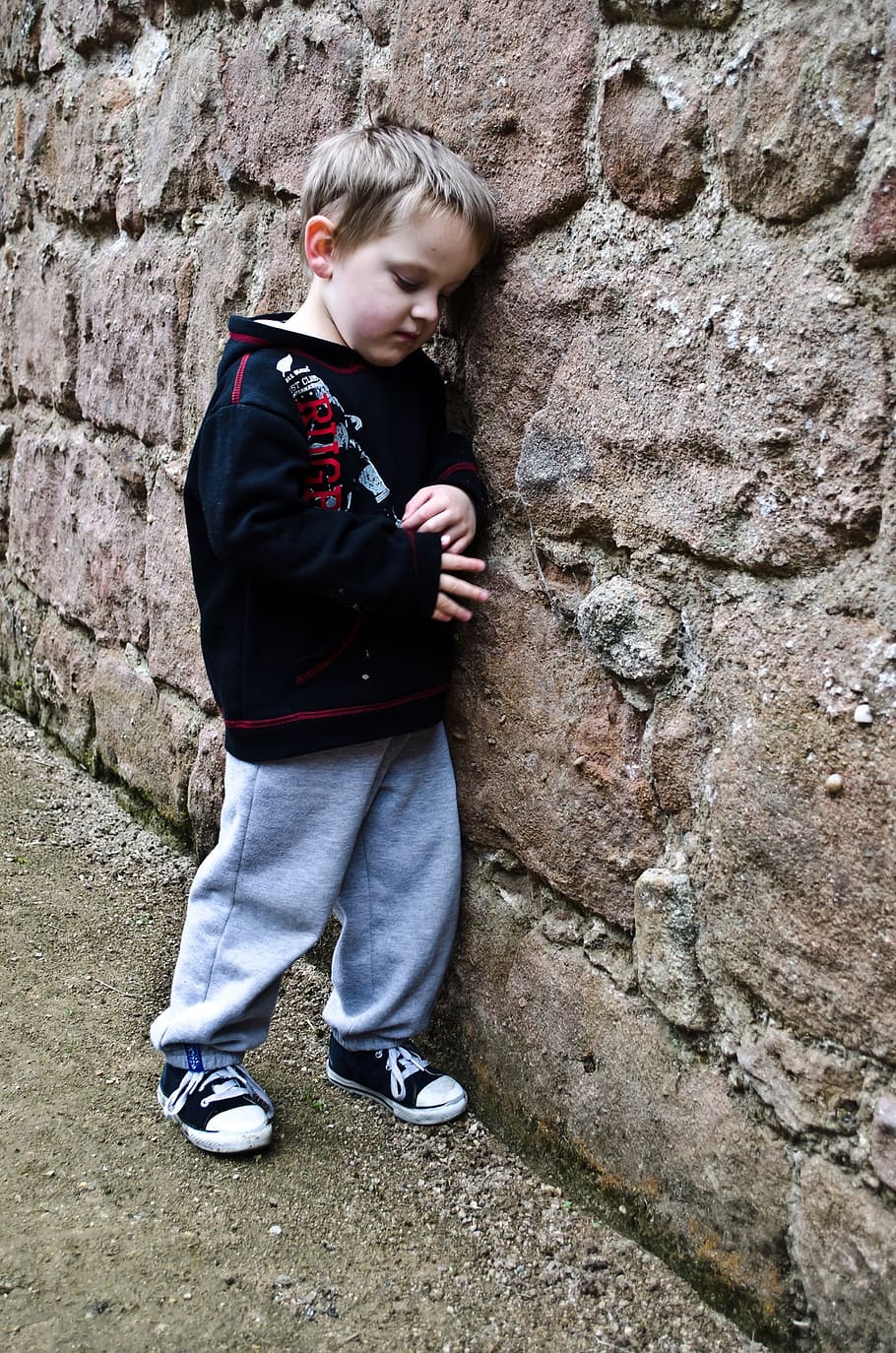 HD wallpaper: boy leaning on brown concrete wall, sad, child ...