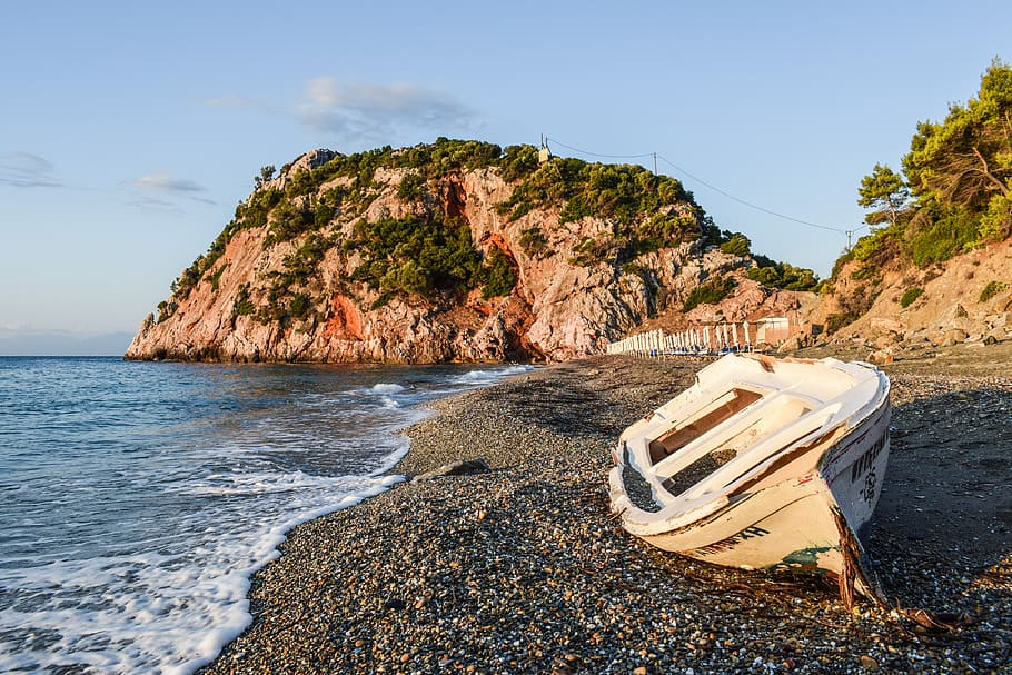 beach, wild, empty, nature, morning, landscape, boat, summer HD wallpaper