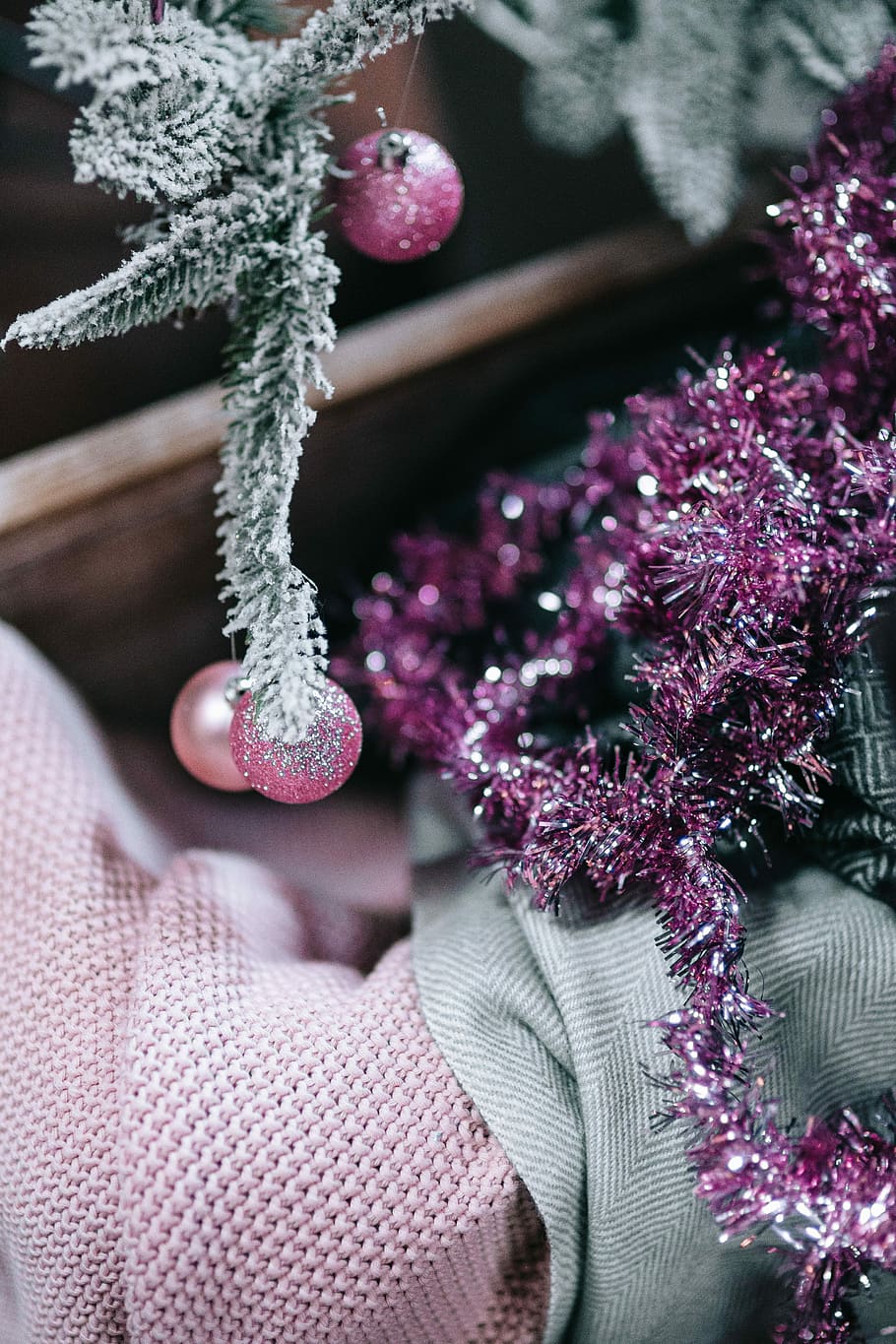 Christmas tree decorations, Christmas balls, xmas, celebration HD wallpaper