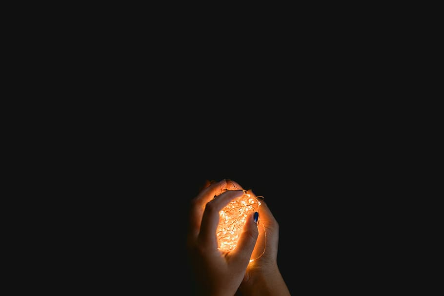 person holding string lights, hand, hands, night, human body part HD wallpaper