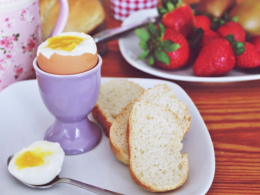 breakfast, egg, cooked, strawberries, bread, roll, spoon, plate HD wallpaper