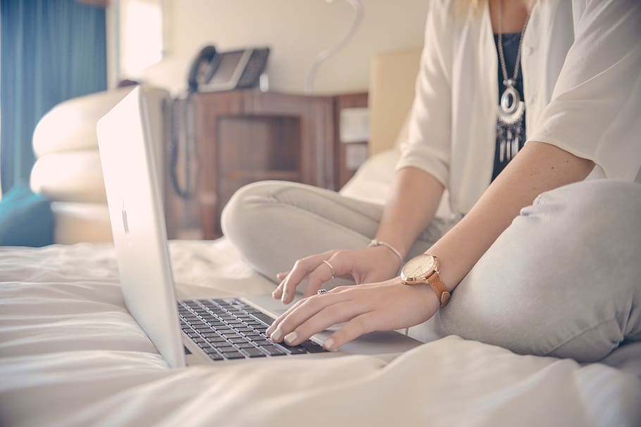 person, woman, apple, hotel, bed, bedroom, blogger, blogging, HD wallpaper