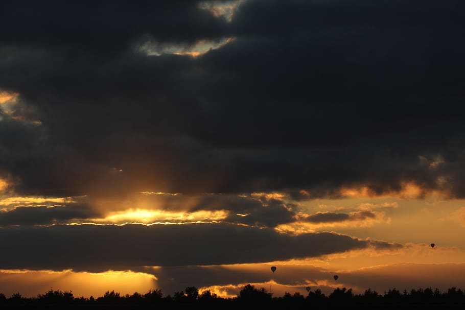 sun, doom, sunset, nature, colors, water, sunrise, air, evening HD wallpaper