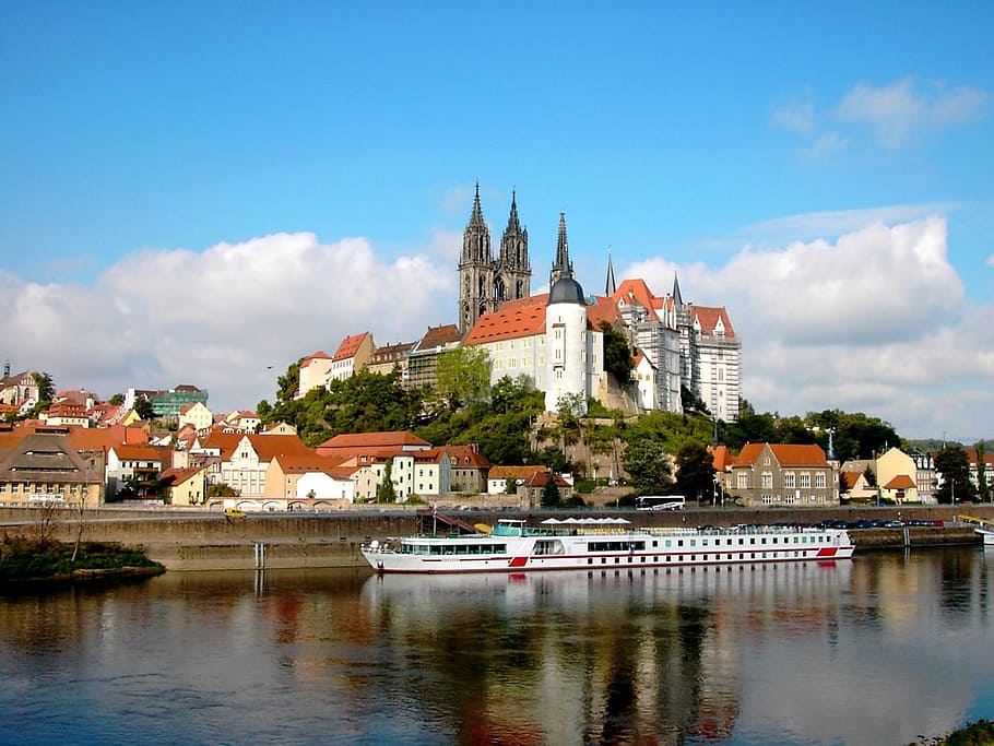 white ship beside dock, meissen, elbe, mirroring, albrechtsburg castle, HD wallpaper