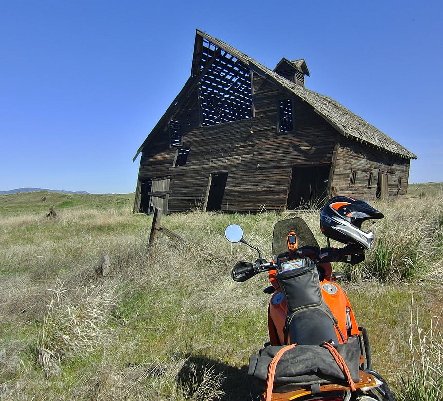 motorcycle, ktm, 990, barn, country, outside, farm, abandoned HD wallpaper