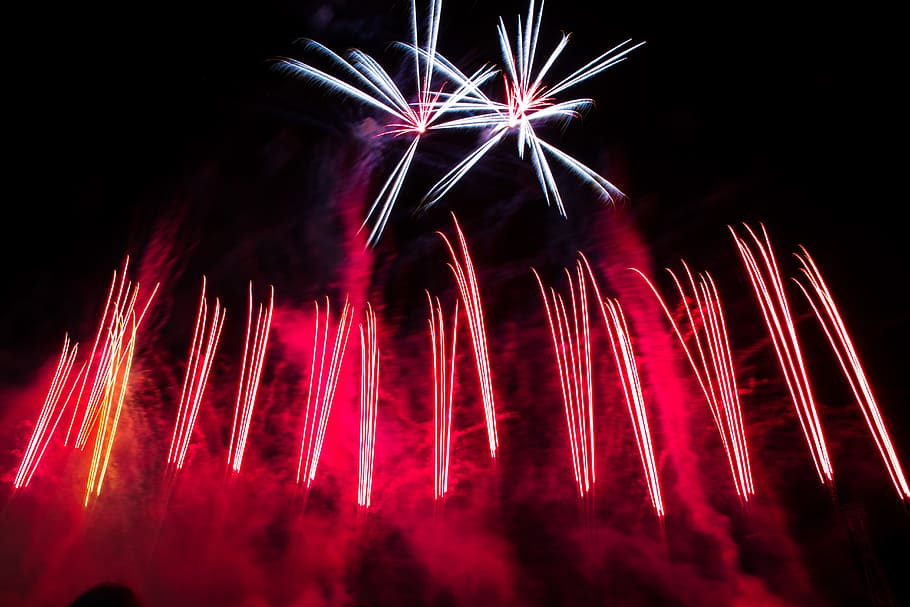 white and red fireworks display, fireworks display wallpaper HD wallpaper