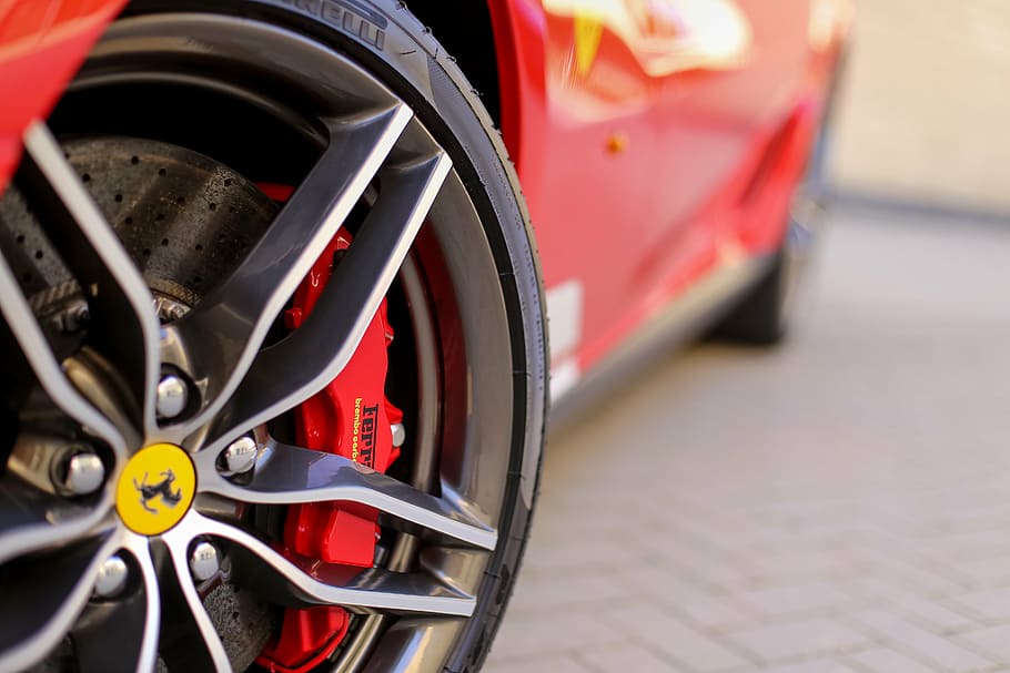gray and black Ferrai wheel at daytime, ferrari, car, performance HD wallpaper