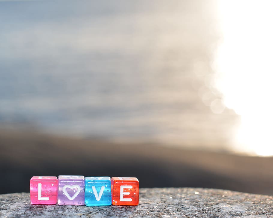 cube with love text on gray concrete surface, background, short HD wallpaper