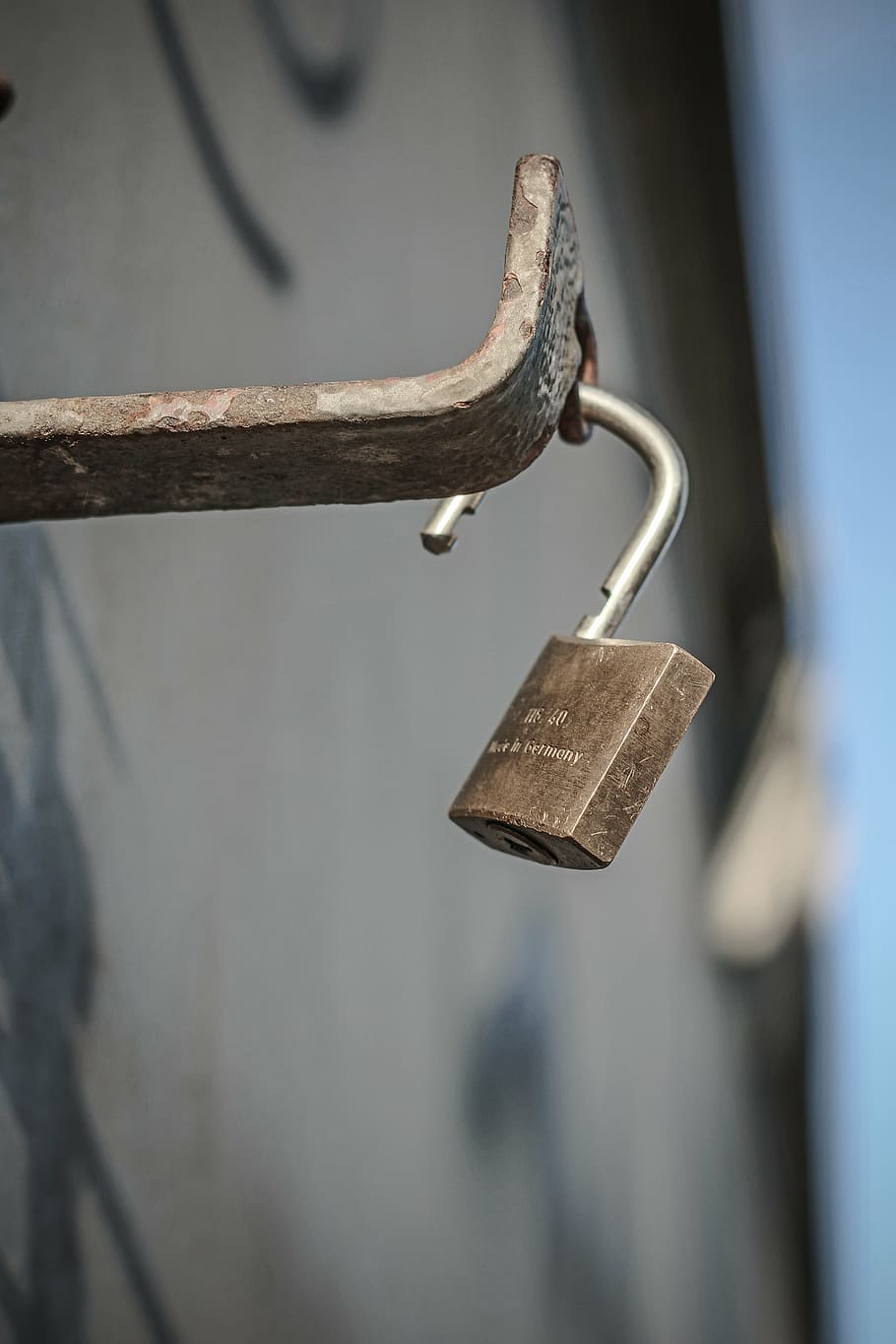 castle, key, padlock, close up, castle open, castles, berlin HD wallpaper