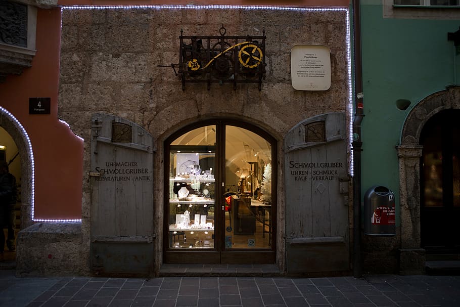 watchmaker, shop, christmas lights, architecture, historic HD wallpaper