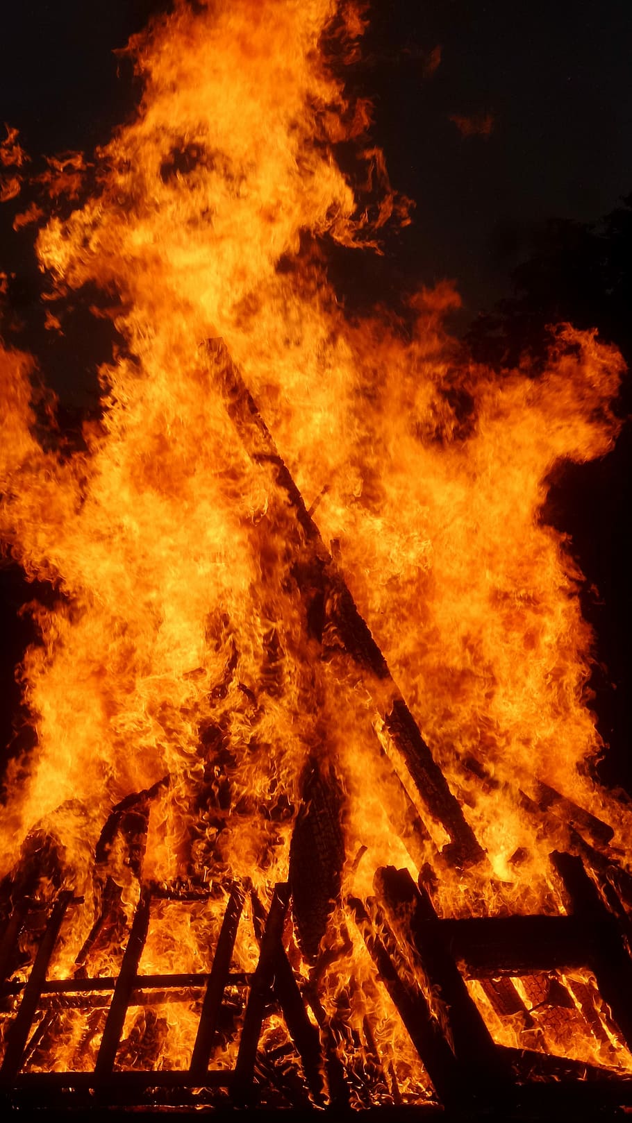 sun wend fire, flame, summer solstice, midsummer, embers, glow HD wallpaper