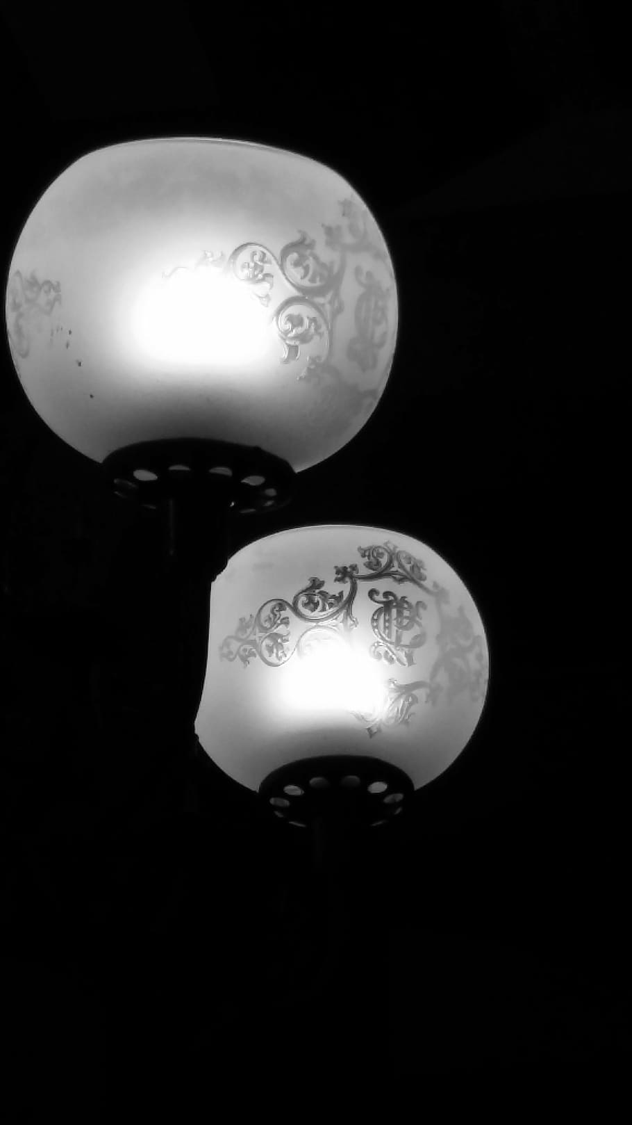 lights, darkness, contrast, lighting, lamp, illuminated, studio shot HD wallpaper