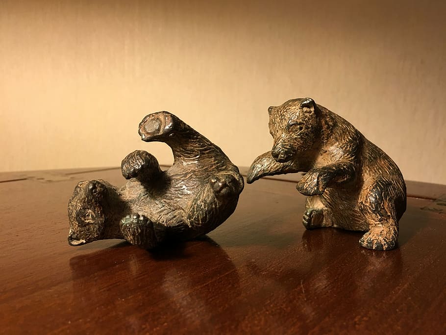 pet plastic, bronze, bear, figures, decoration, animal, indoors HD wallpaper