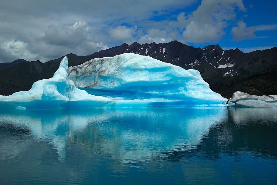 geyser beside black mountain range during daytime, glacier HD wallpaper