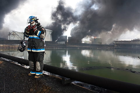 firefighter near body of water taking mask off, fireman, blaze HD wallpaper