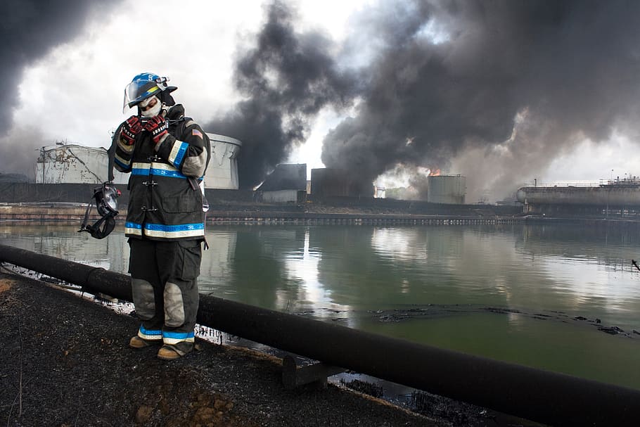 firefighter near body of water taking mask off, fireman, blaze HD wallpaper