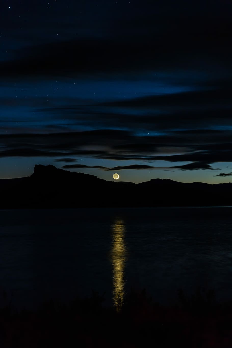silhouette of mountains during nighttime, silhouette of landscape under moon during nighttime HD wallpaper