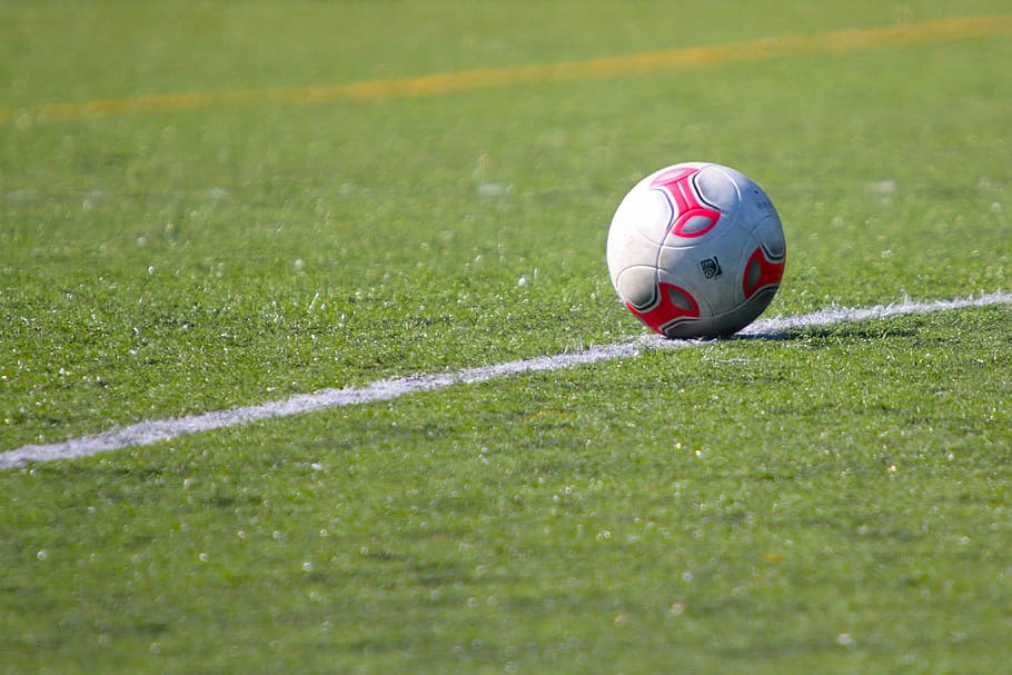 ball on field, playing field, grass, line, football, center line HD wallpaper