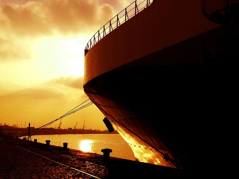 shallow focus photography of brown boat, ship, quay, river HD wallpaper