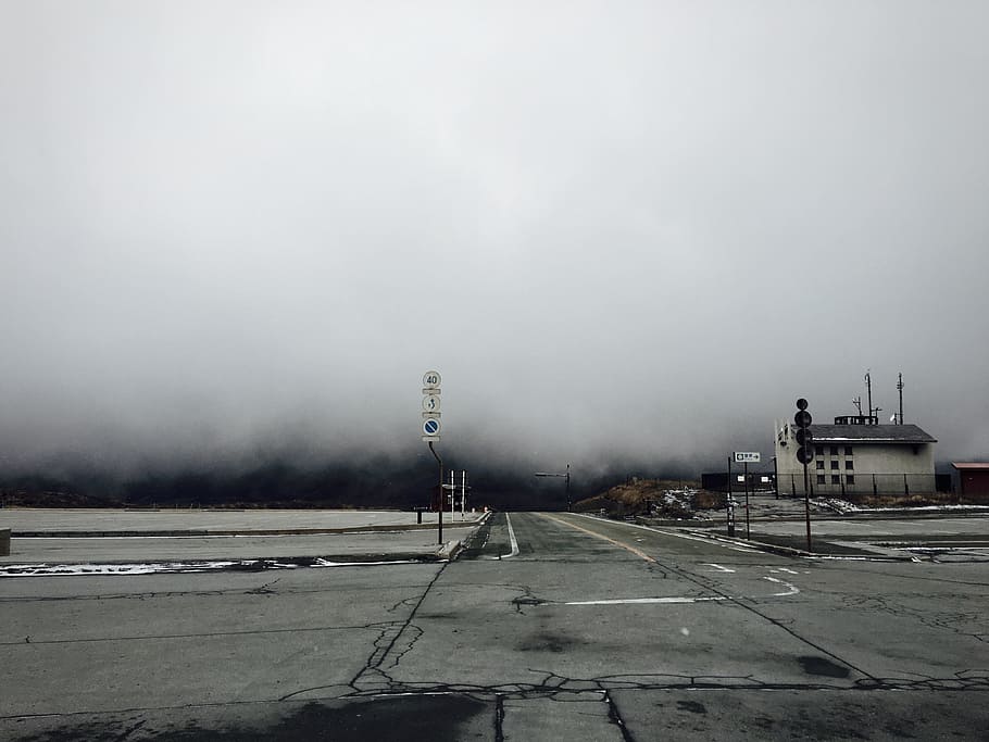 white concrete house under white fog, landscape photography of road and building at daytime HD wallpaper