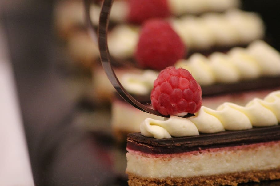 chocolate, creme, raspberry, sweet, food and drink, sweet food HD wallpaper