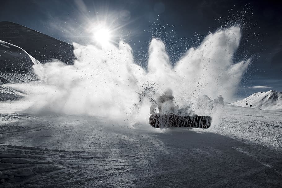 person riding on snowboard in snowfield, cold, mountain, outdoors HD wallpaper