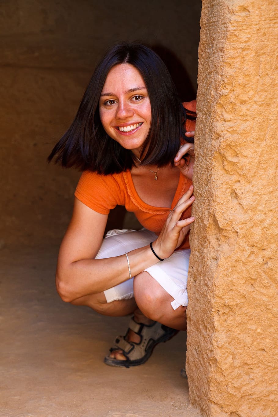 smiling woman sitting near brown wall, Caucasian, Cute, Eyes, HD wallpaper