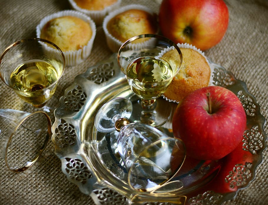wine glasses on tray with apples, appel grain, apple grain, alcohol, HD wallpaper