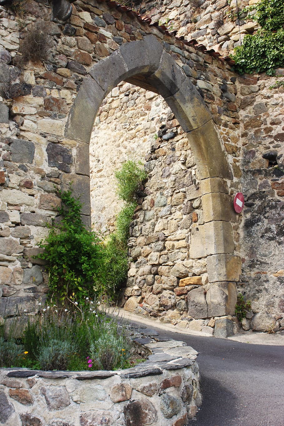 gate, wall, old, city, historic, arch, france, montaigut le blanc, HD wallpaper