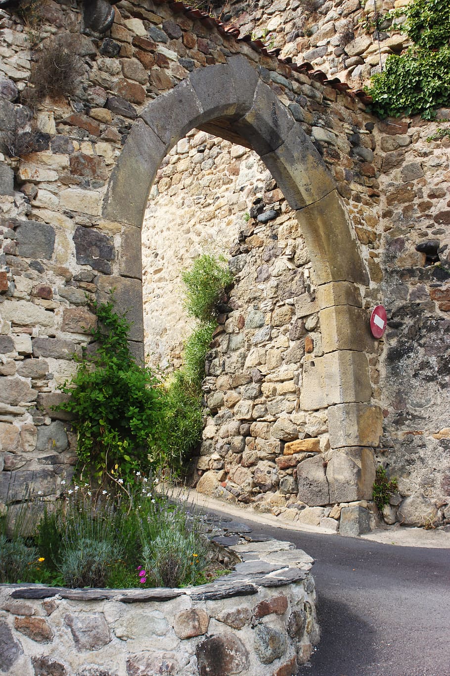 gate, wall, old, city, historic, arch, france, montaigut le blanc HD wallpaper