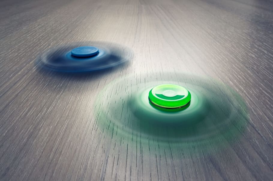 spinning fidget spinners, distracted, relaxation exercise, toy HD wallpaper