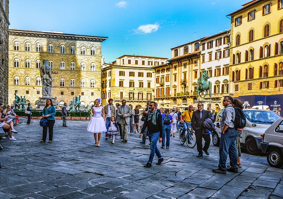 people walking between brown concrete buildings, florence, wedding HD wallpaper
