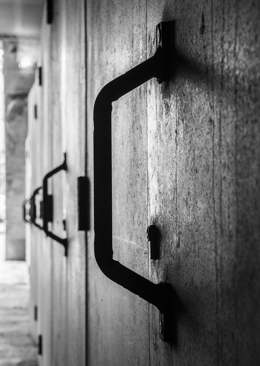 handle, door, metal, old door, lock, focus on foreground, entrance HD wallpaper