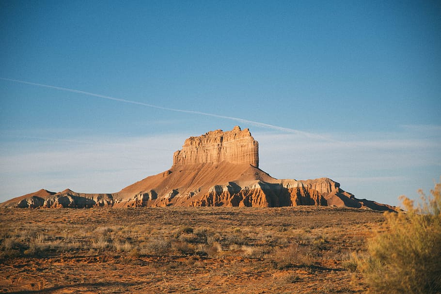 brown rock formation on top of hill under blue sky at daytime, valley during daytime, HD wallpaper